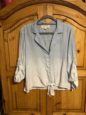 Cloth and Stone Created in Los Angeles 2 Tone Blue and White Blouse